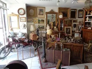 BROCANTE ANTIQUITÉS SÉBASTOPOL