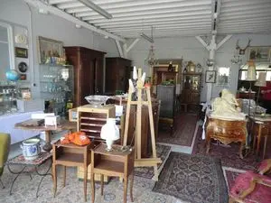 Brocante Antiquités Débarras - Au Grenier du Neubourg