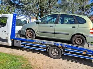AD Épaviste - Enlèvement d'épave gratuit 24h/24 - Centre agréé VHU à Lyon & Villeurbanne