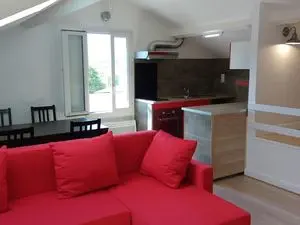 Homme à tout faire, bricoleur expérimenté. Travalt