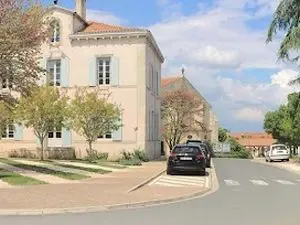 Mairie de Frontenay-Rohan-Rohan