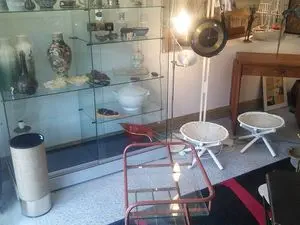 La Cour Des Brocanteurs