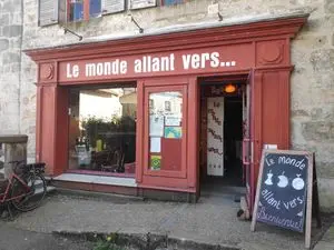 Le Monde Allant Vers