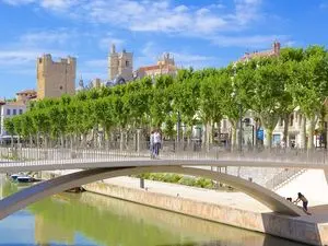 MAISON VILLAGE PROCHE DE NARBONNE AVEC GARAGE, COUR INTERIEURE, WIFI à la semaine