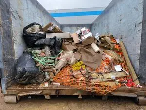 CLEAN AND COLLECT - déchets et encombrants - vidage maison Toulouse