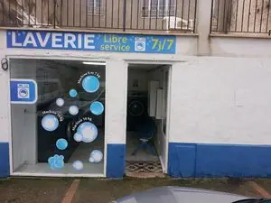 LAVERIE - GANGES