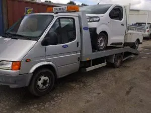 Decamps Épaviste – Enlèvement gratuit d'épave à Saint-Nazaire Guerande, dépôt en casse auto agréée