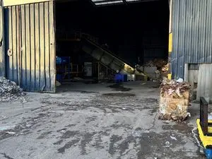 SUEZ Recyclage et Valorisation - Agence commerciale professionnelle - Centre de tri des déchets