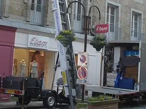 COLLET DEMENAGEMENTS FOUGERES - GARDE MEUBLES