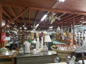TROC UNION , Brocante , Antiquités et Dépôt vente . Débarrassage maison, garage, hangar.